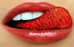 Bouche langue fraise